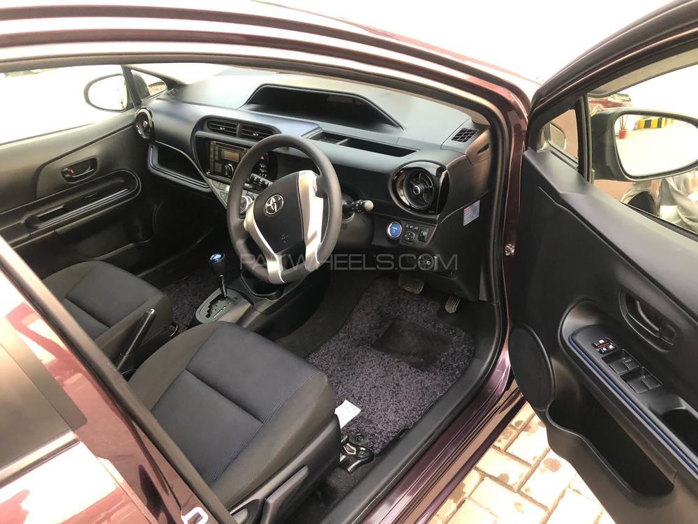 Toyota Aqua 2017 for Sale in Peshawar Toyota Aqua 2017 for Sale in Peshawar Image-9