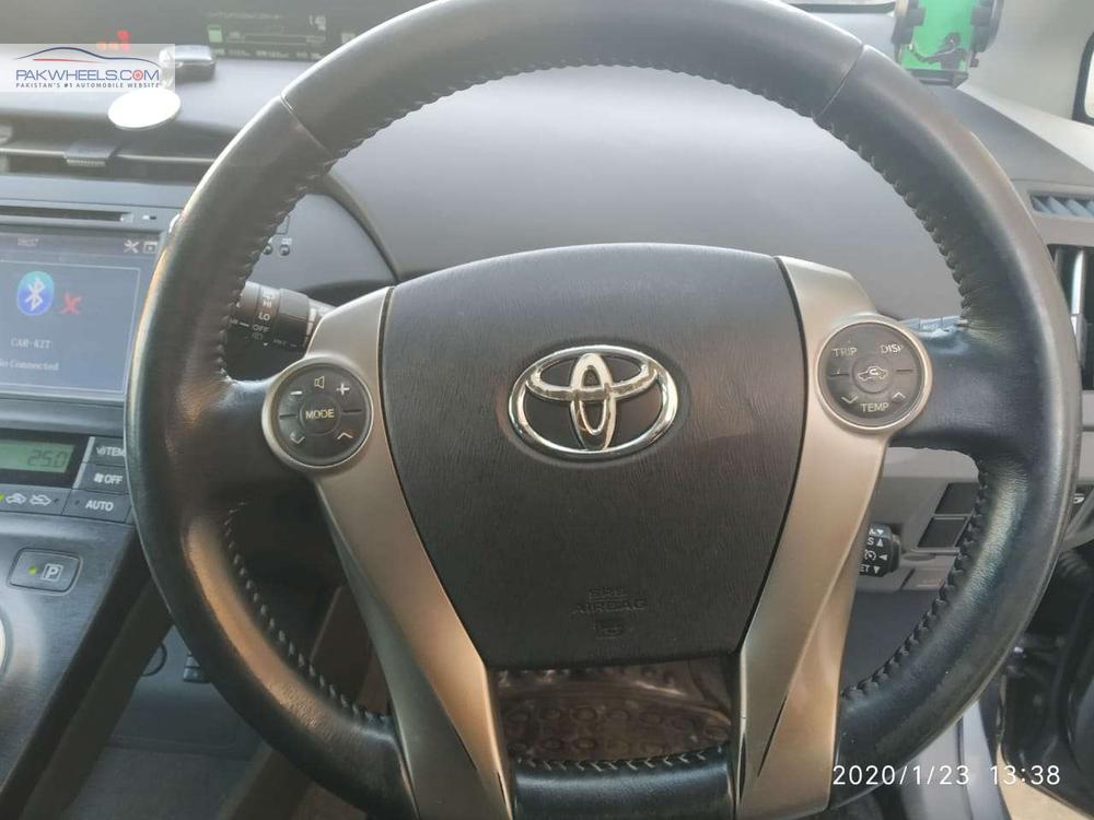 Toyota Prius 2011 for Sale in Lahore Toyota Prius 2011 for Sale in Lahore Image-8