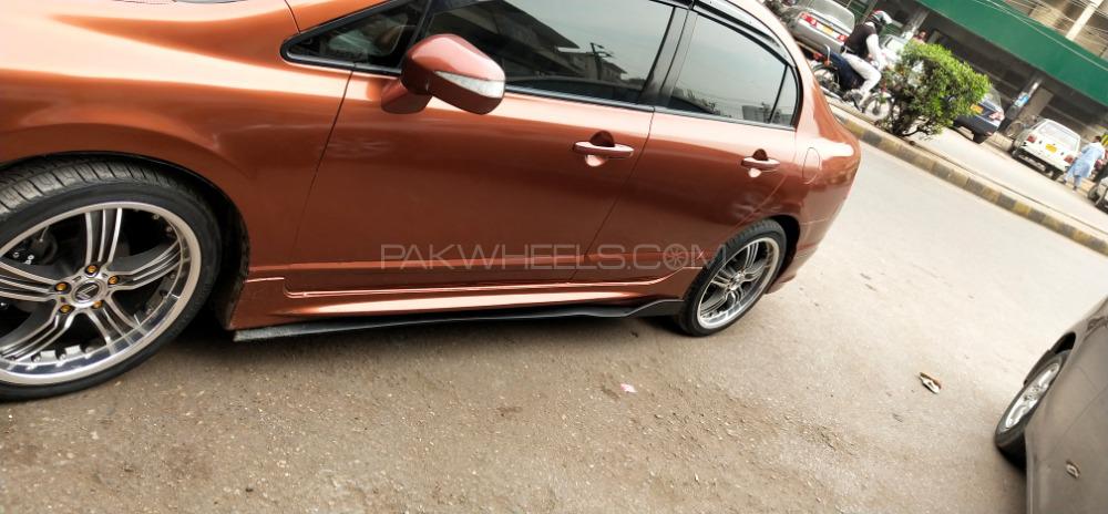 Honda Civic - 2011  Honda Civic - 2011  Image-2