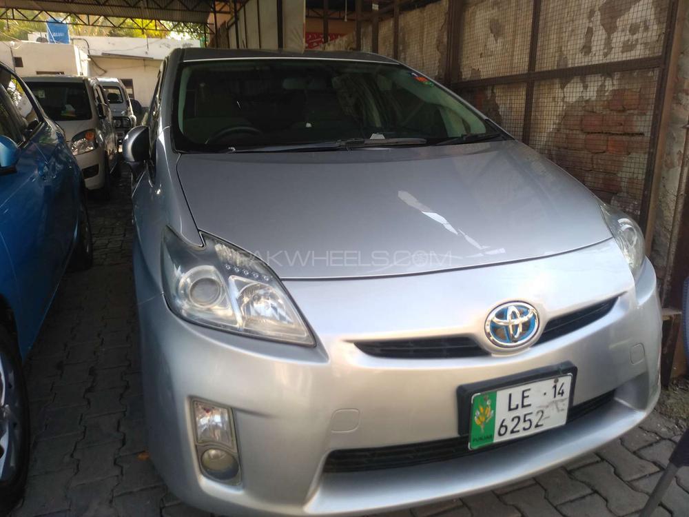 Toyota Prius 2010 for Sale in Multan Image-1