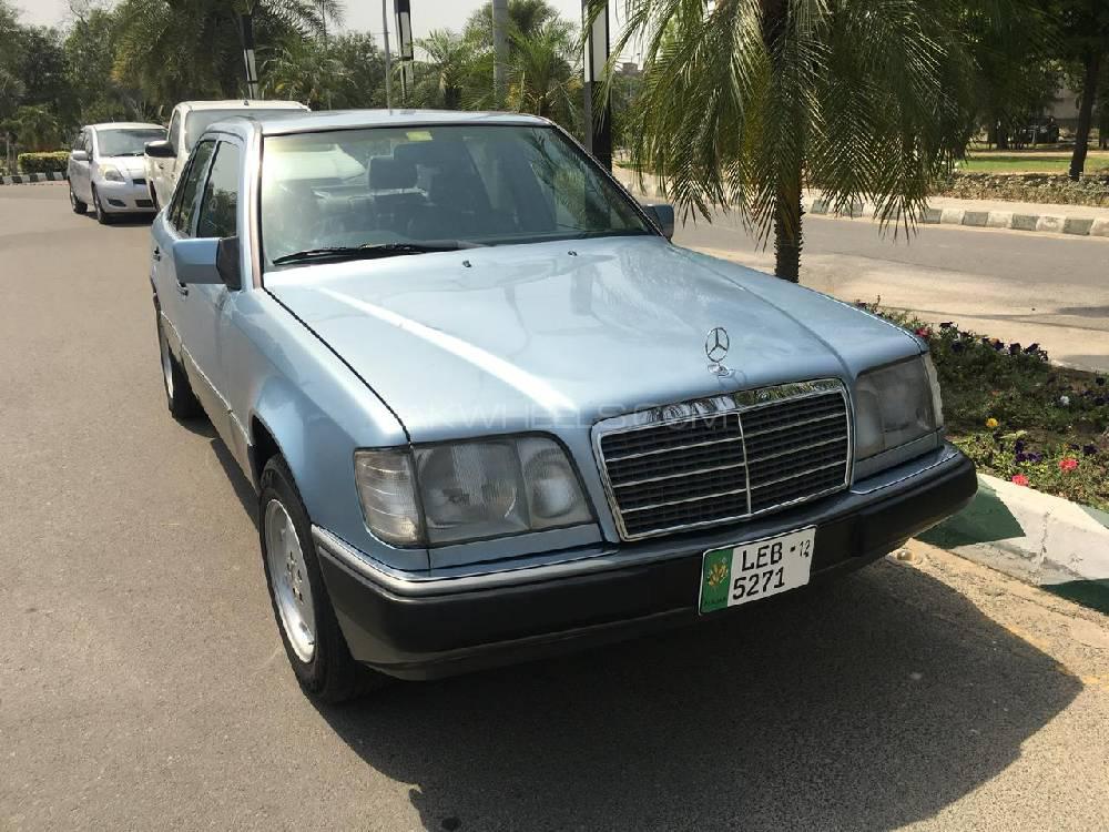 Mercedes Benz E Class 1993 for Sale in Peshawar Image-1