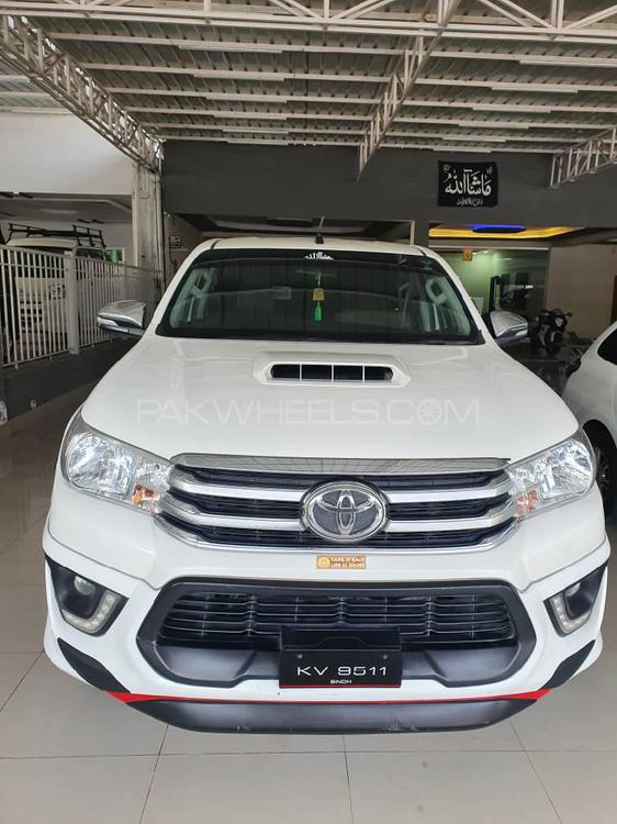 Toyota Hilux 2017 for Sale in Peshawar Image-1