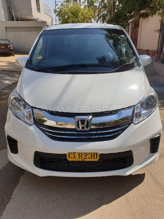 Honda Freed 2015 for Sale in Karachi Image-1