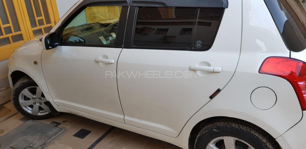 Suzuki Swift - 2014  Suzuki Swift - 2014  Image-4
