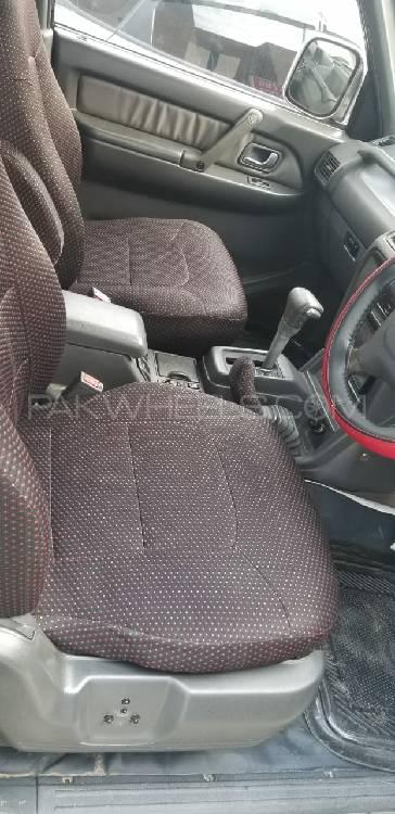 Mitsubishi Pajero 1995 for Sale in Lahore Mitsubishi Pajero 1995 for Sale in Lahore Image-8