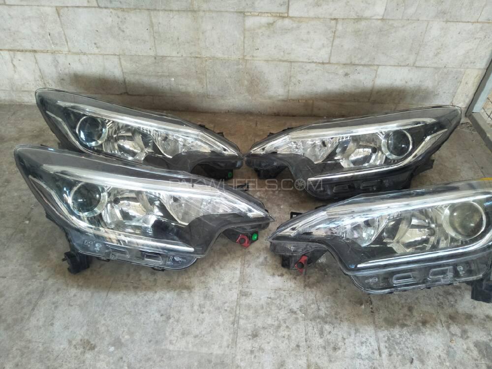 Nissan Note Hybrid Headlight piar Image-1