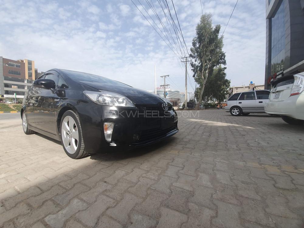 Toyota Prius 2014 for Sale in Gujrat Image-1