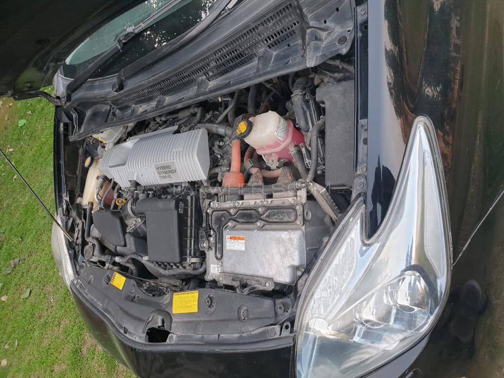 Toyota Prius 2015 for Sale in Lahore Toyota Prius 2015 for Sale in Lahore Image-11