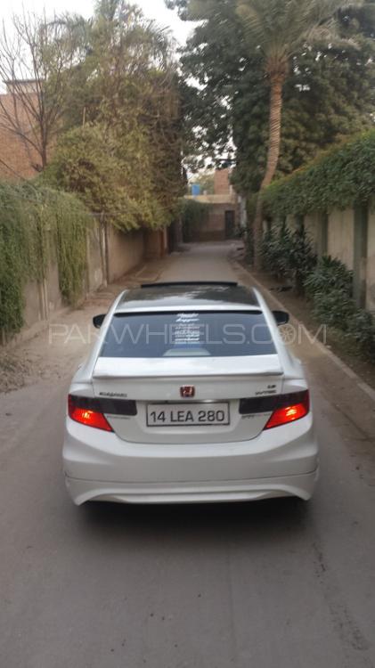 Honda Civic - 2014  Honda Civic - 2014  Image-2