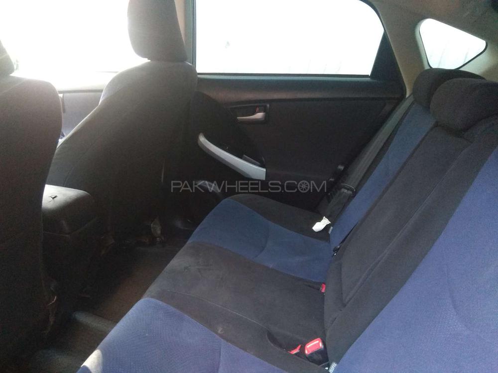 Toyota Prius 2012 for Sale in Lahore Toyota Prius 2012 for Sale in Lahore Image-9