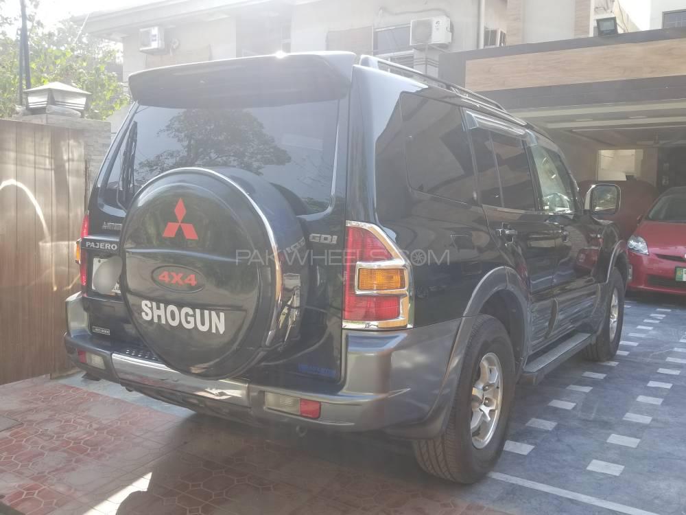 Mitsubishi Pajero 2004 for Sale in Lahore Mitsubishi Pajero 2004 for Sale in Lahore Image-4