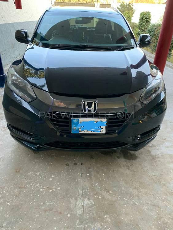 Honda Vezel 2017 for Sale in Kot addu Image-1
