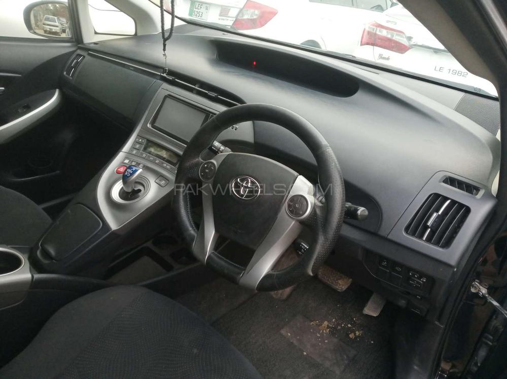 Toyota Prius 2013 for Sale in Gujranwala Toyota Prius 2013 for Sale in Gujranwala Image-6