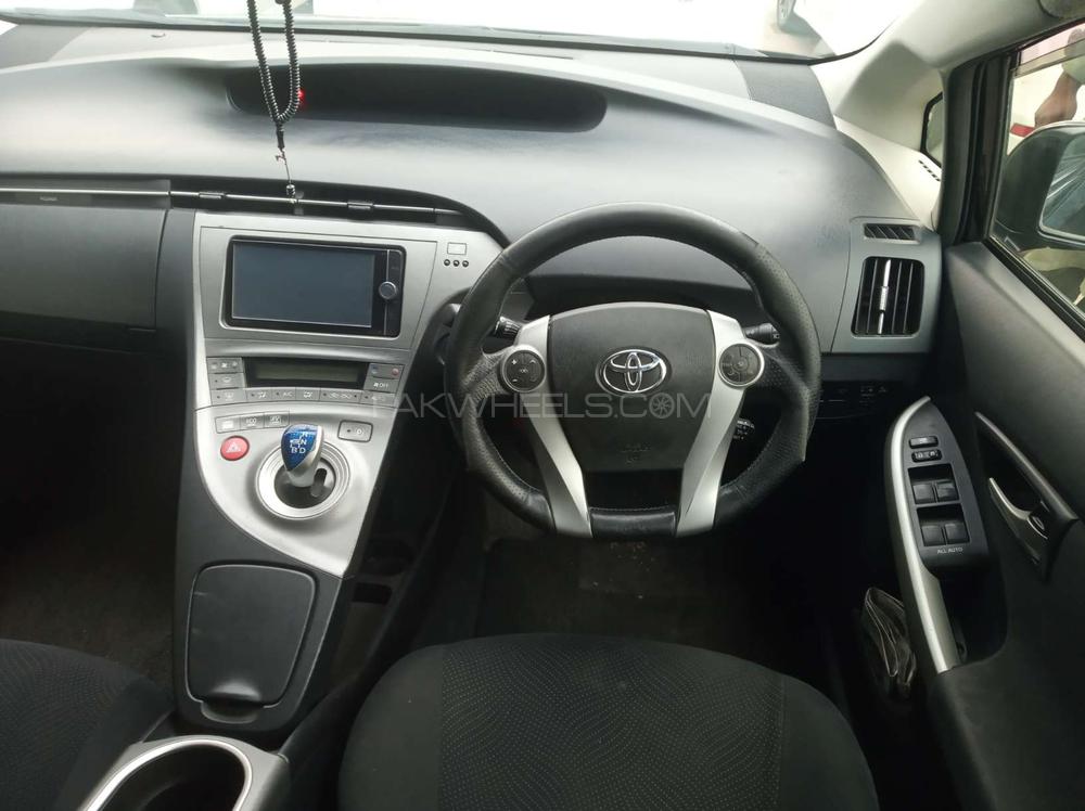 Toyota Prius 2013 for Sale in Gujranwala Toyota Prius 2013 for Sale in Gujranwala Image-7