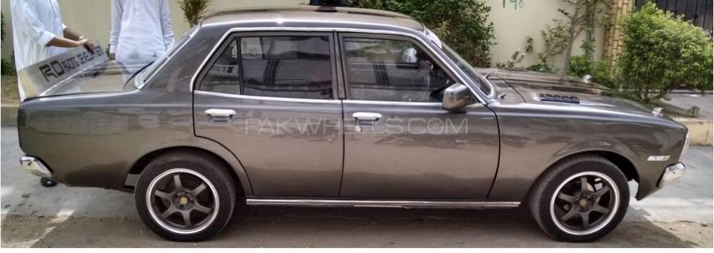Toyota Corona 1975 for Sale in Karachi Image-1