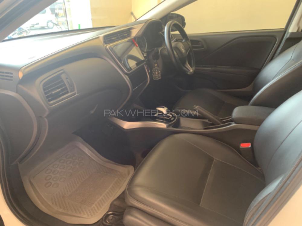 Honda Grace Hybrid 2015 for Sale in Karachi Honda Grace Hybrid 2015 for Sale in Karachi Image-8