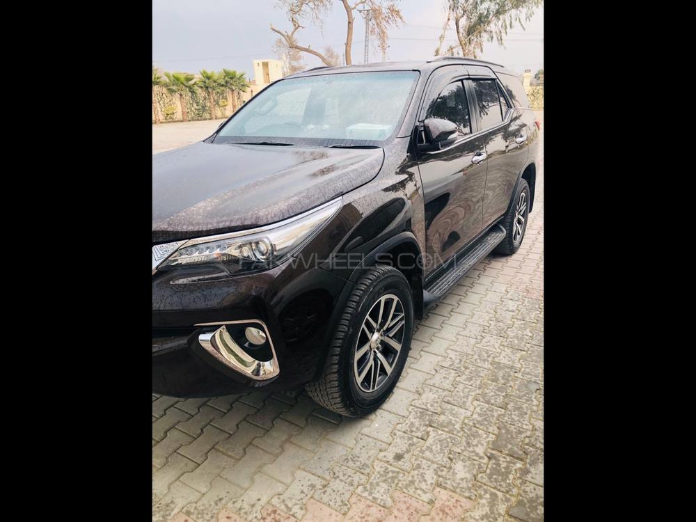 Toyota Fortuner 2017 for Sale in Peshawar Toyota Fortuner 2017 for Sale in Peshawar Image-3