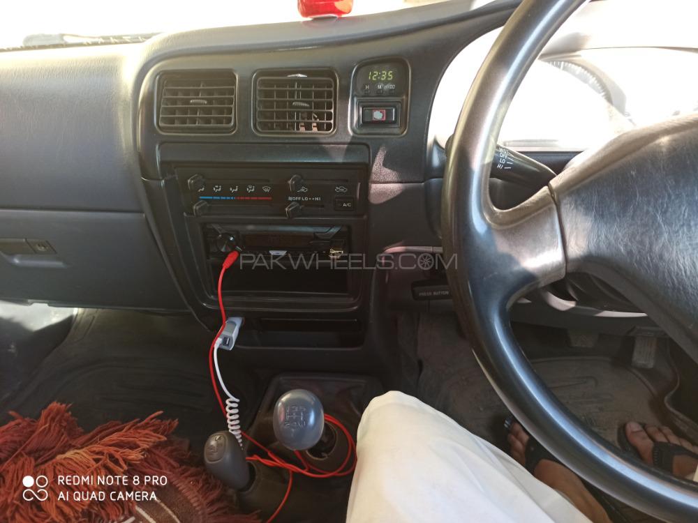 Toyota Hilux 2000 for Sale in Mansehra Toyota Hilux 2000 for Sale in Mansehra Image-6