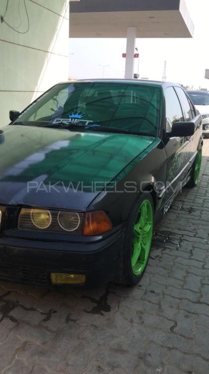 BMW 3 Series - 1995  BMW 3 Series - 1995  Image-4