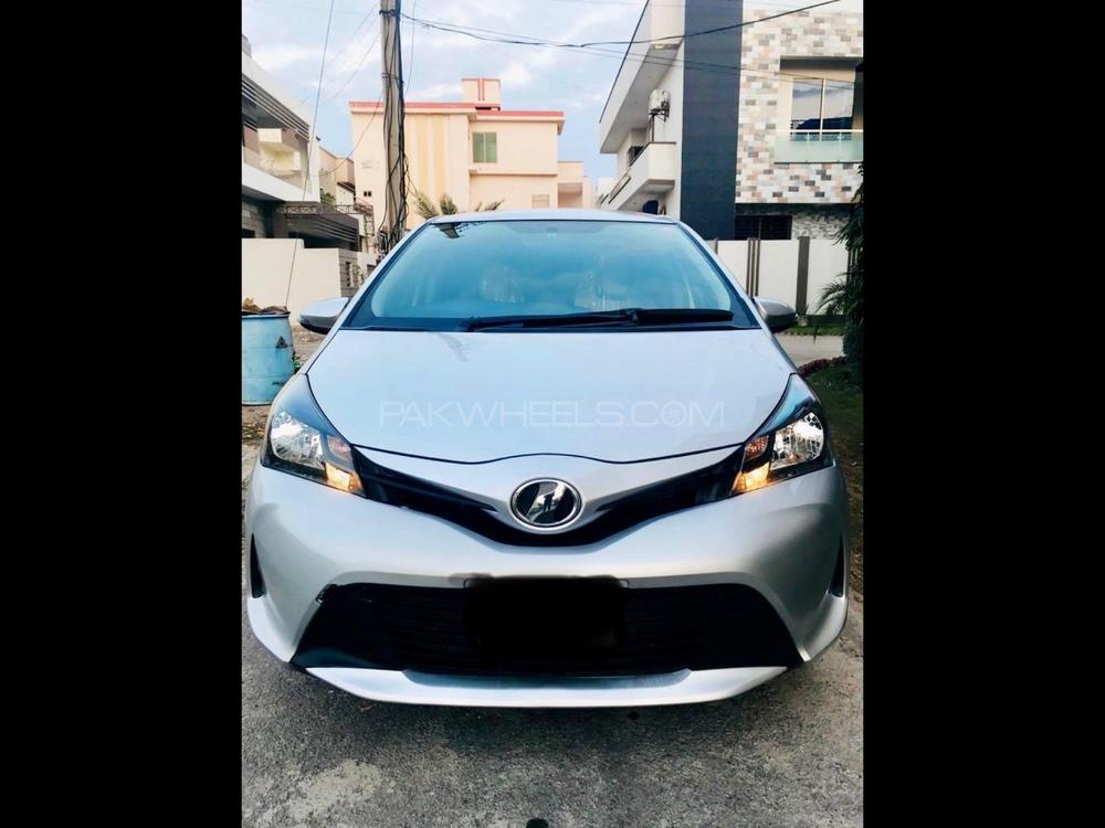 Toyota Vitz 2016 for Sale in Dera ismail khan Image-1