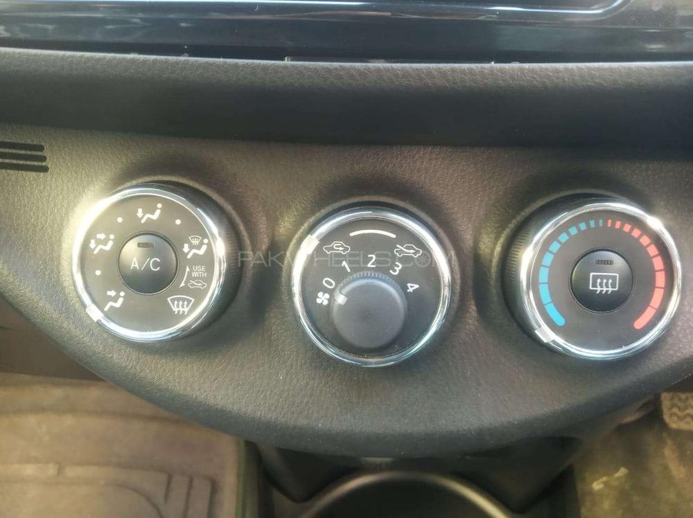 Toyota Vitz 2016 for Sale in Karachi Toyota Vitz 2016 for Sale in Karachi Image-8