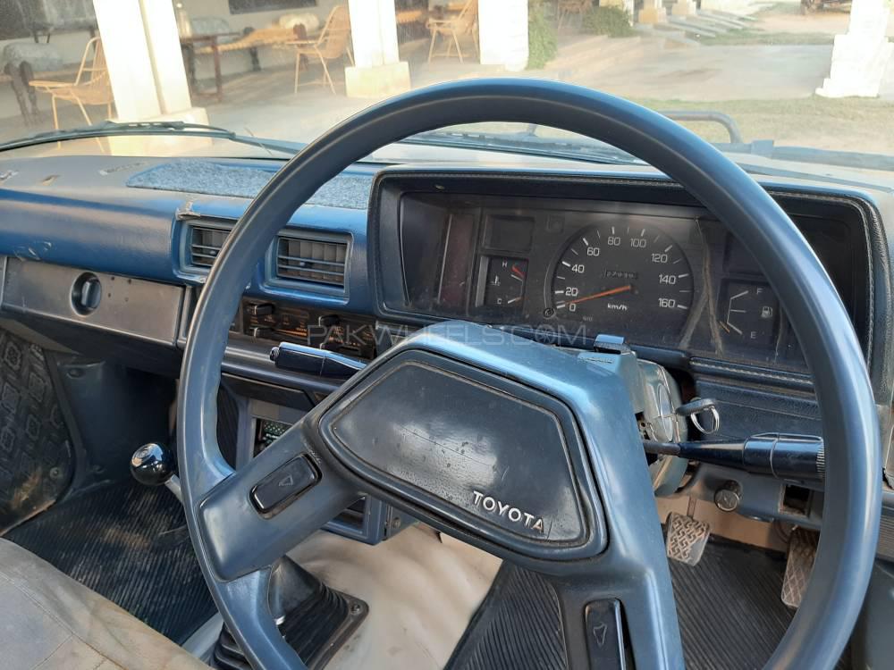 Toyota Hilux 1987 for Sale in Fateh Jang Image-1