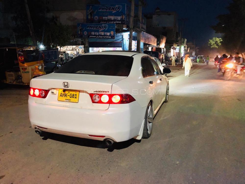 Honda Accord - 2004  Honda Accord - 2004  Image-5