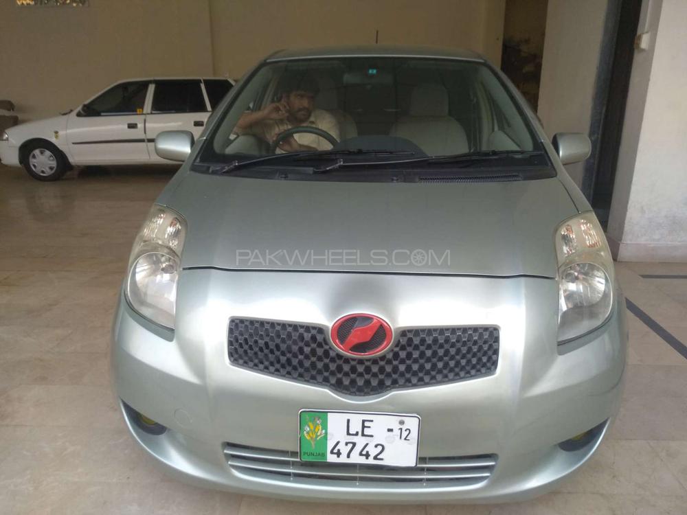 Toyota Vitz 2006 for Sale in Multan Image-1