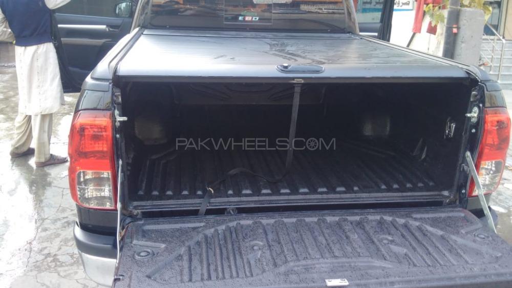 Toyota Hilux 2018 for Sale in Lahore Toyota Hilux 2018 for Sale in Lahore Image-9