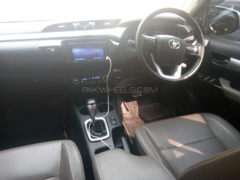 Toyota Hilux 2018 for Sale in Lahore Toyota Hilux 2018 for Sale in Lahore Image-12