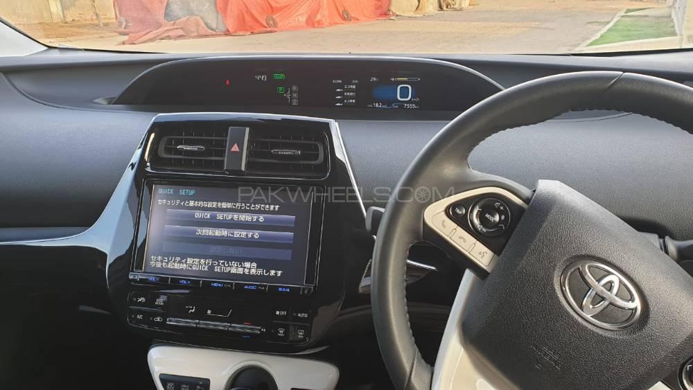 Toyota Prius 2016 for Sale in Hyderabad Toyota Prius 2016 for Sale in Hyderabad Image-5