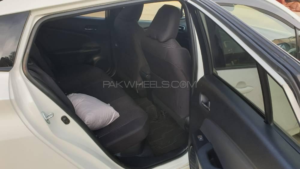 Toyota Prius 2016 for Sale in Hyderabad Toyota Prius 2016 for Sale in Hyderabad Image-9