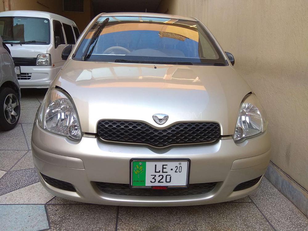 Toyota Vitz 2004 for Sale in Lahore Image-1