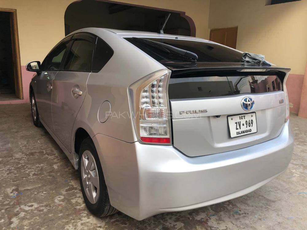 Toyota Prius 2010 for Sale in Lahore Toyota Prius 2010 for Sale in Lahore Image-7