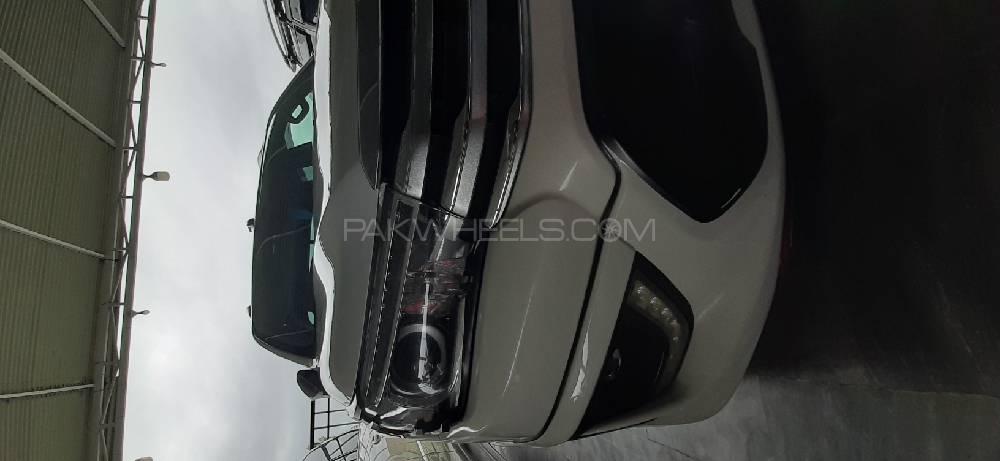 Toyota Hilux 2018 for Sale in Peshawar Toyota Hilux 2018 for Sale in Peshawar Image-2