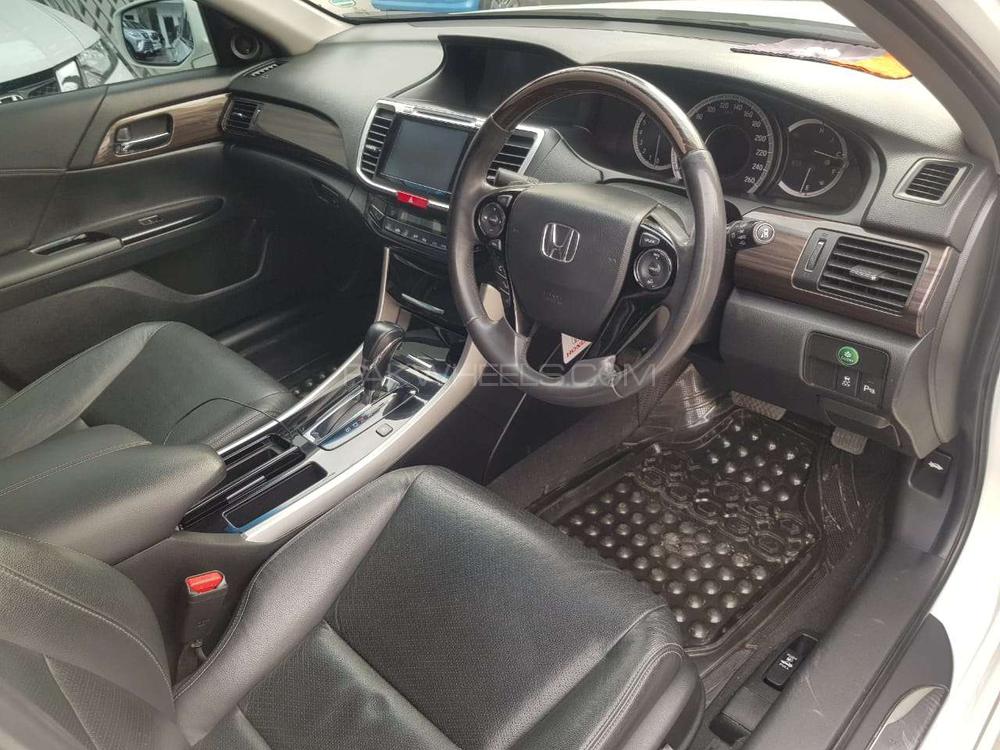 Honda Accord 2016 for Sale in Lahore Honda Accord 2016 for Sale in Lahore Image-10