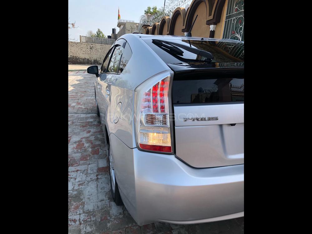 Toyota Prius 2010 for Sale in Lahore Toyota Prius 2010 for Sale in Lahore Image-10