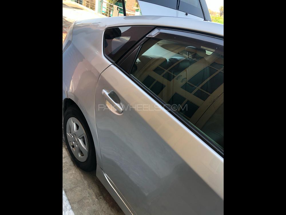 Toyota Prius 2010 for Sale in Lahore Toyota Prius 2010 for Sale in Lahore Image-15
