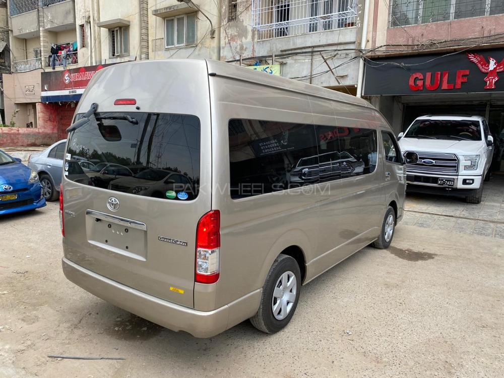 Toyota Hiace 2015 for Sale in Karachi Toyota Hiace 2015 for Sale in Karachi Image-5