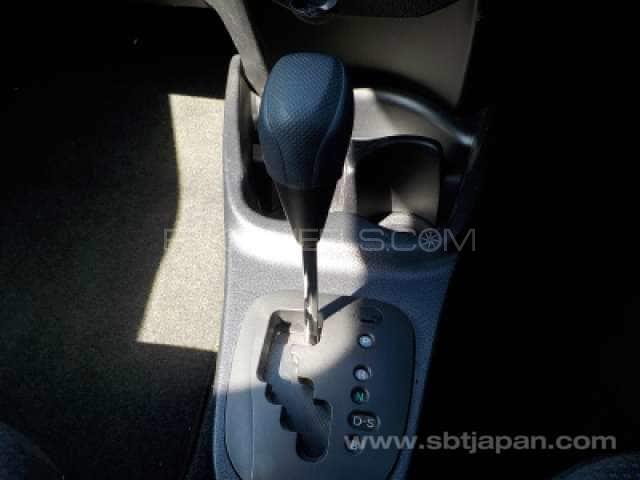 Toyota Vitz 2016 for Sale in Sialkot Toyota Vitz 2016 for Sale in Sialkot Image-10