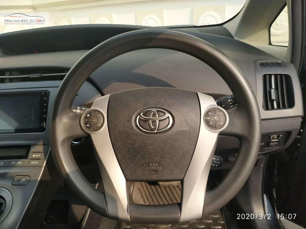 Toyota Prius 2012 for Sale in Lahore Toyota Prius 2012 for Sale in Lahore Image-7