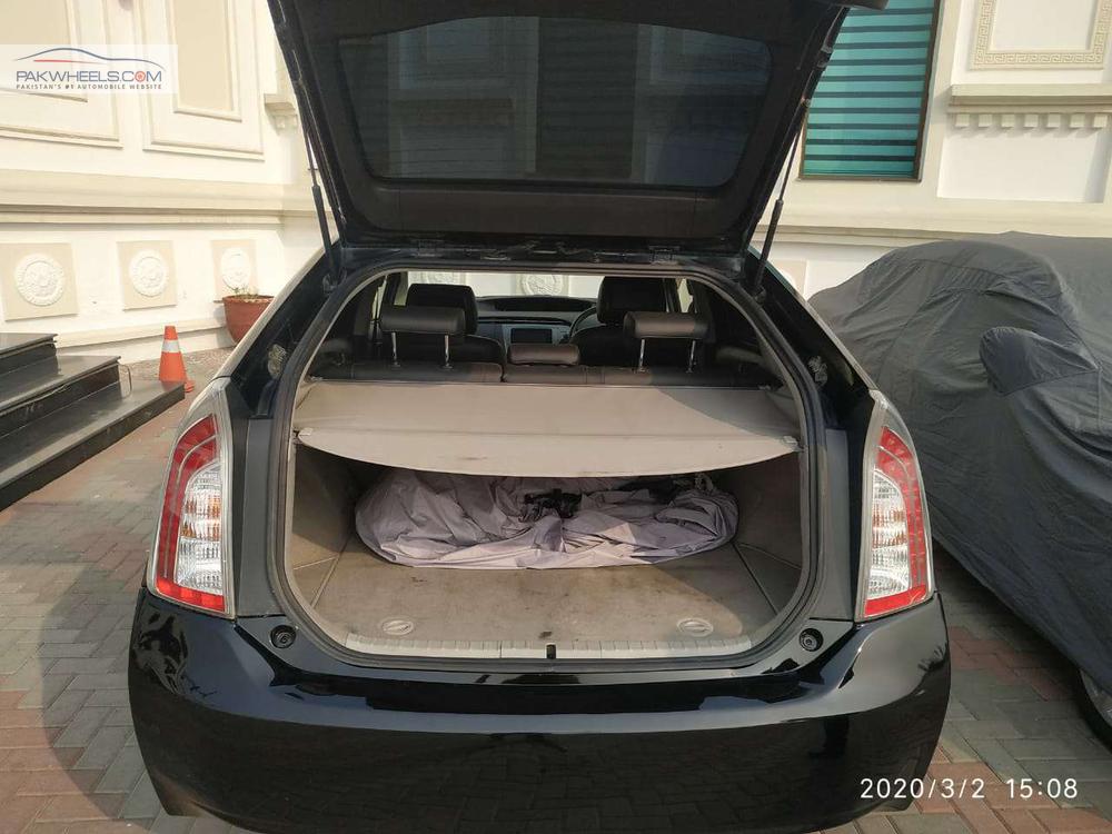 Toyota Prius 2012 for Sale in Lahore Toyota Prius 2012 for Sale in Lahore Image-19