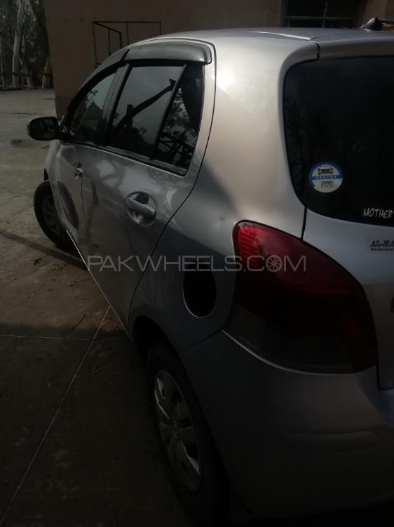 Toyota Vitz 2010 for Sale in Mian Channu Image-1