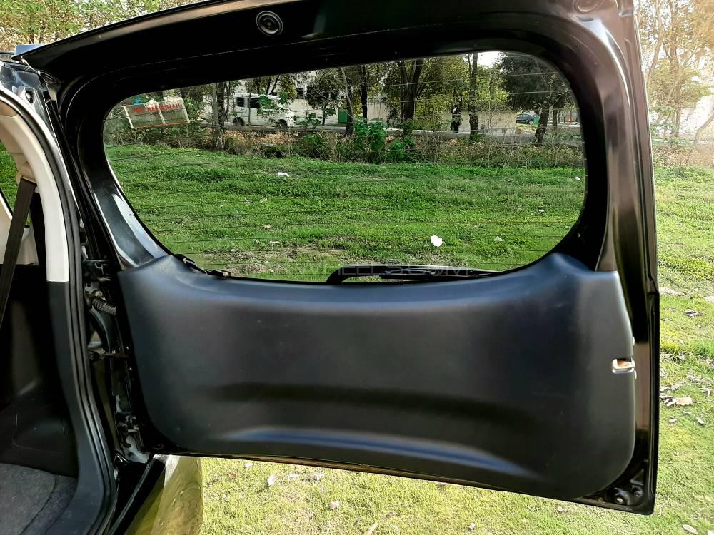 Daihatsu Move 2011 for Sale in Lahore Daihatsu Move 2011 for Sale in Lahore Image-4