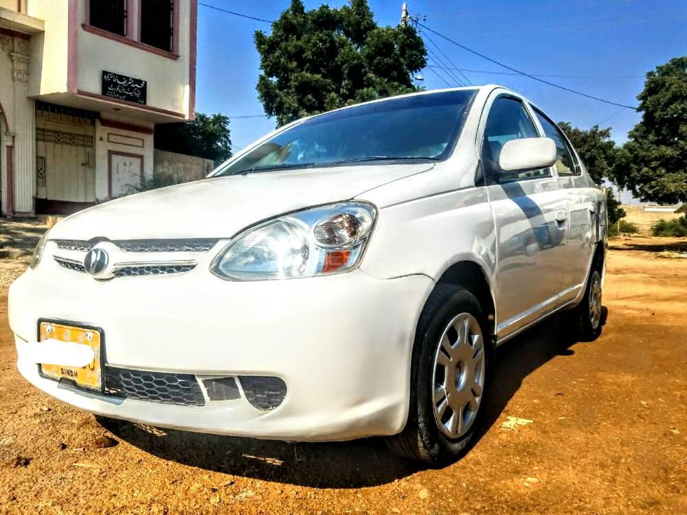 Toyota Platz 2004 for Sale in Karachi Image-1