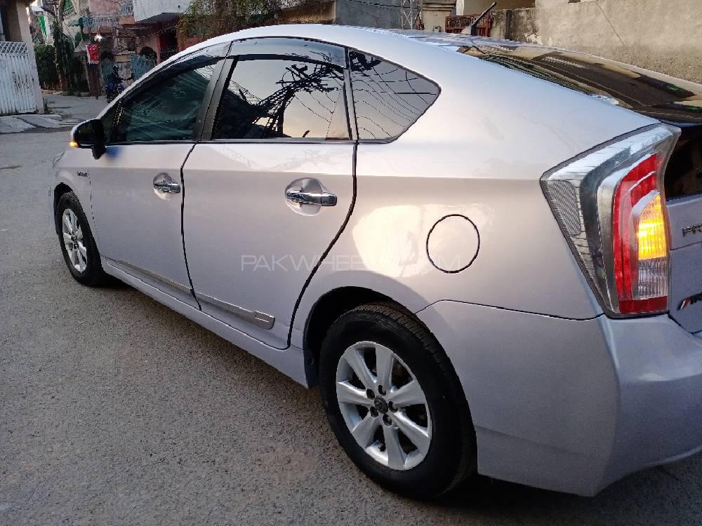 Toyota Prius 2013 for Sale in Lahore Toyota Prius 2013 for Sale in Lahore Image-6