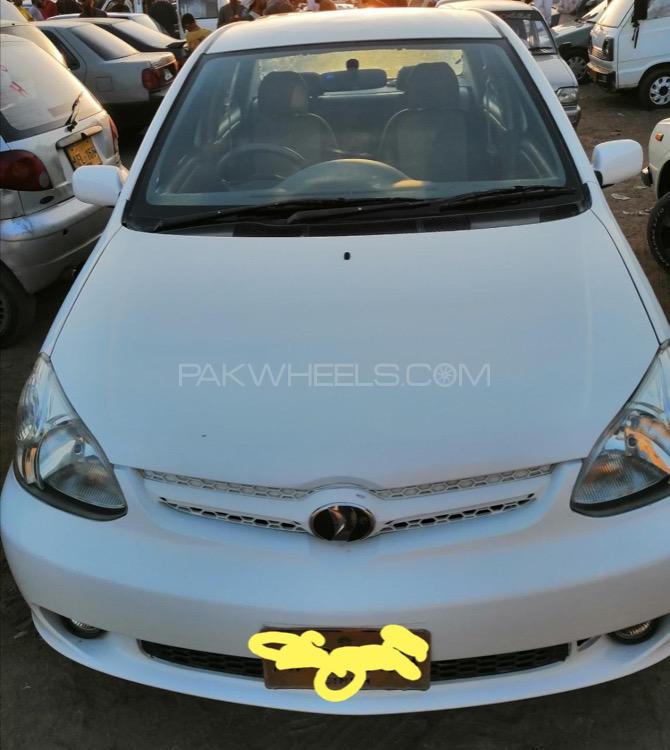 Toyota Platz 2005 for Sale in Karachi Image-1