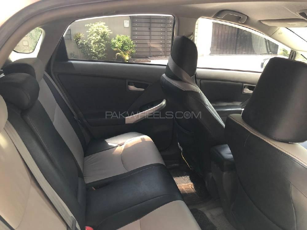 Toyota Prius 2010 for Sale in Sargodha Toyota Prius 2010 for Sale in Sargodha Image-9