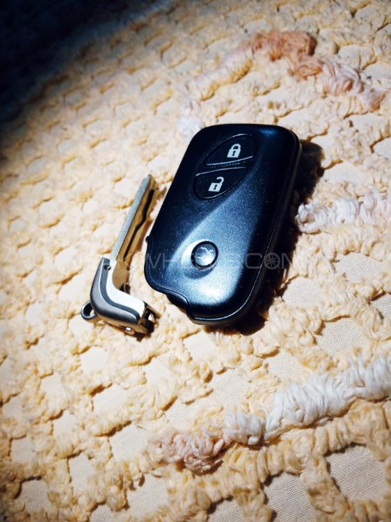 Lexus remote key Image-1