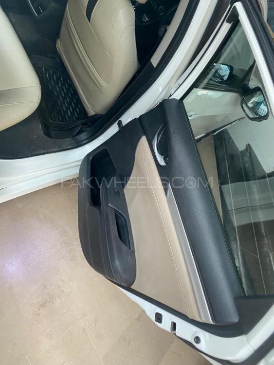 Honda Civic 2017 for Sale in Faisalabad Honda Civic 2017 for Sale in Faisalabad Image-5